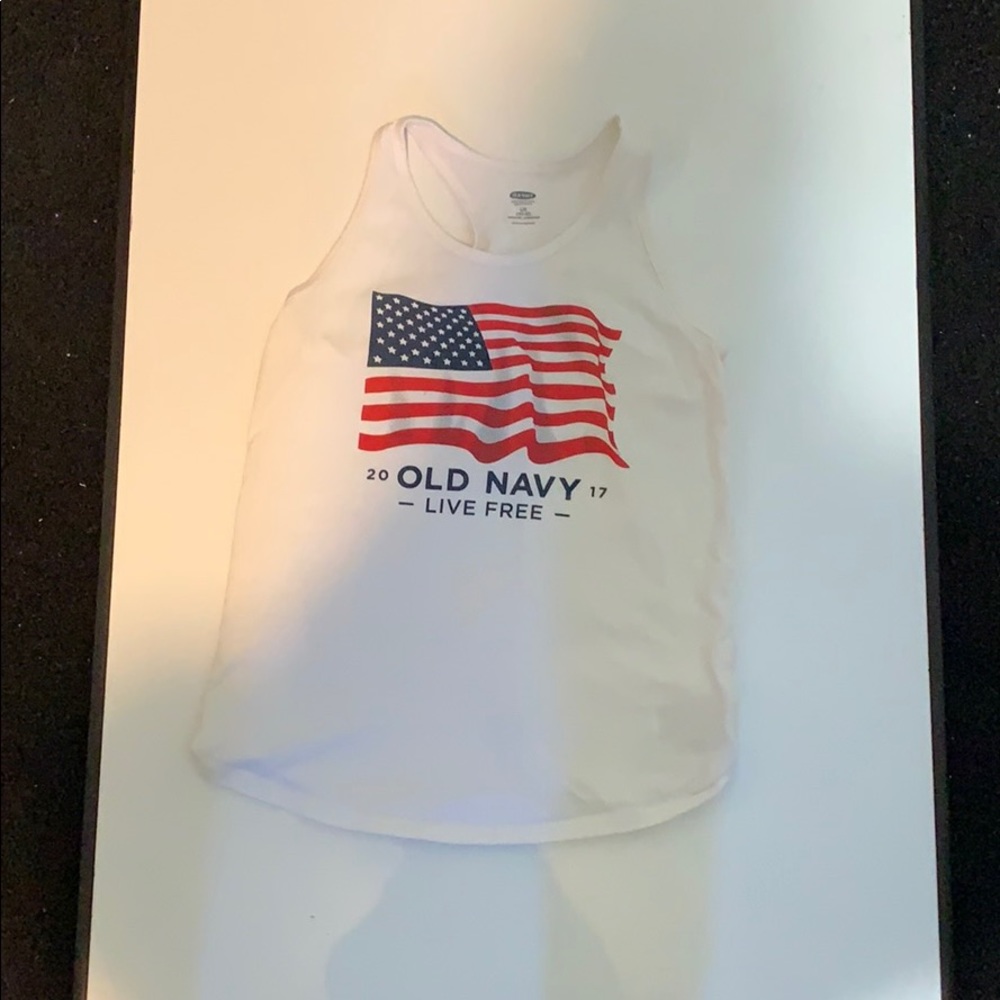 💙Girls tank top with an american flag design.